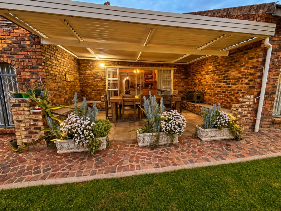 5 Bedroom Property for Sale in Vaalpark Free State